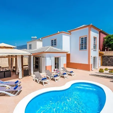 Playa De Fanabe Sleeps 6 With Pool Air Con And Wifi Vila