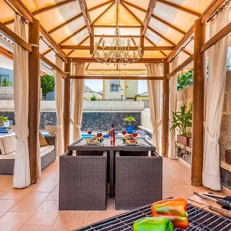 Playa De Fanabe Sleeps 6 With Pool Air Con And Wifi Vila Costa Adeje (Tenerife)