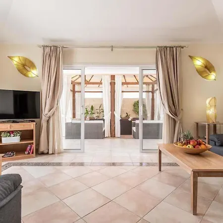 Vila Playa De Fanabe Sleeps 6 With Pool Air Con And Wifi Costa Adeje (Tenerife)