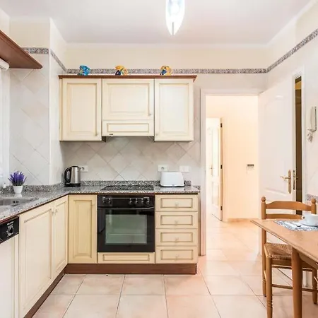 Playa De Fanabe Sleeps 6 With Pool Air Con And Wifi Vila Costa Adeje (Tenerife)