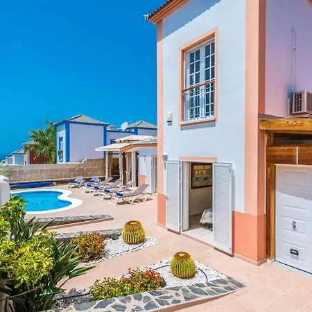 Playa De Fanabe Sleeps 6 With Pool Air Con And Wifi فيلة أذيخي