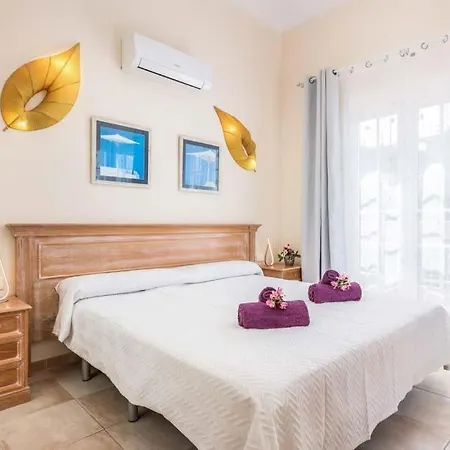 Playa De Fanabe Sleeps 6 With Pool Air Con And Wifi * أذيخي