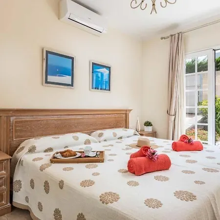 Villa Playa De Fanabe Sleeps 6 With Pool Air Con And Wifi